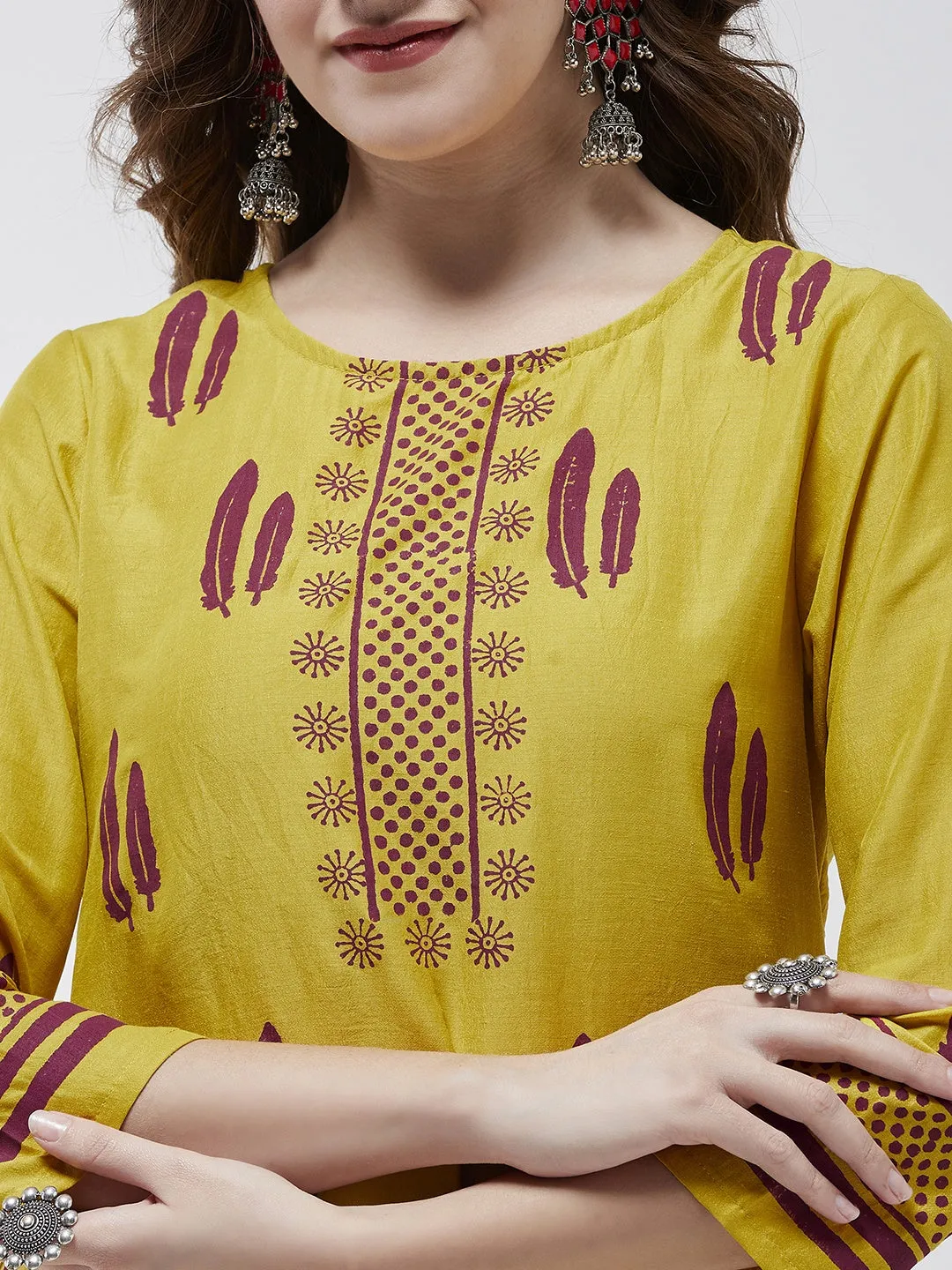 Allover Banana Leaf Printed Kurta With Contrast Pant Set