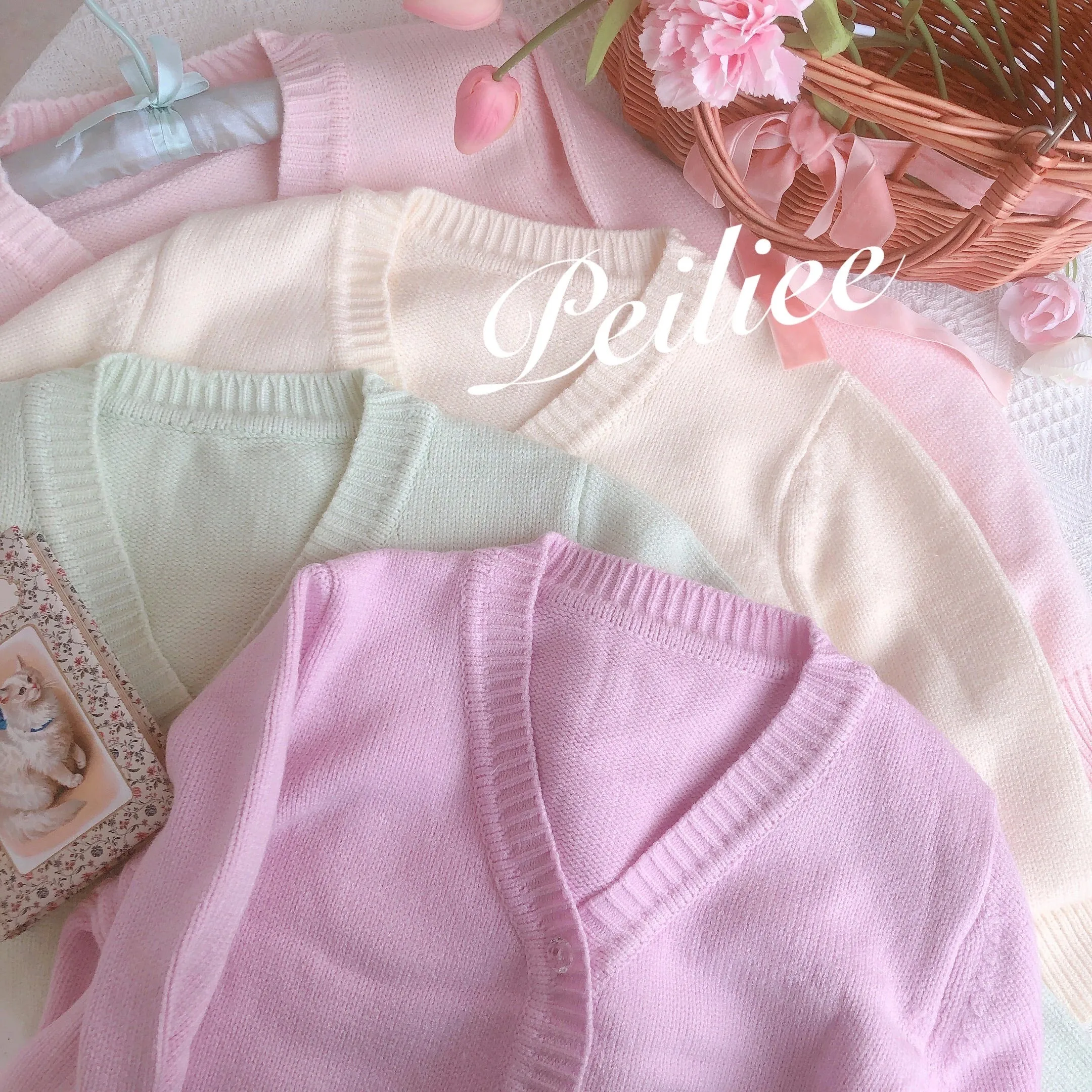 [By Peilieeshop] The Dancing Swan Soft Cardigan