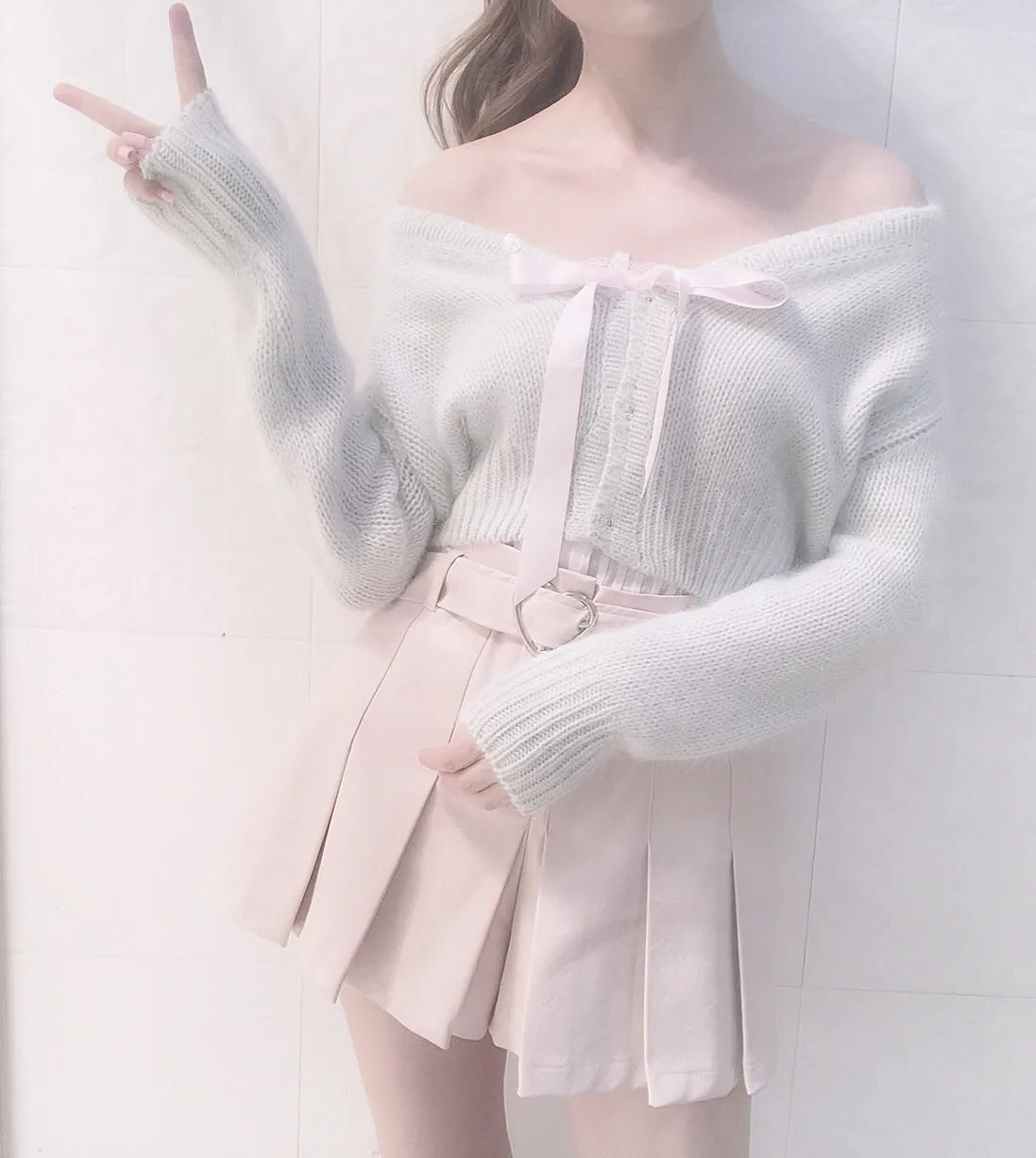 [By Peilieeshop] The Dancing Swan Soft Cardigan