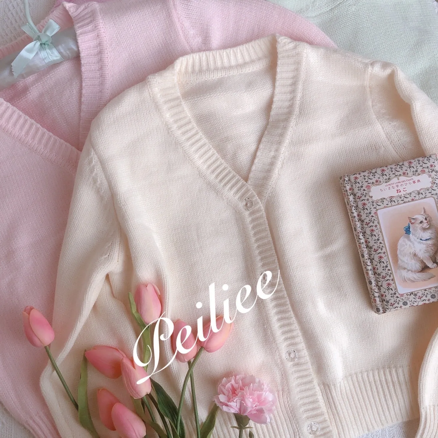 [By Peilieeshop] The Dancing Swan Soft Cardigan