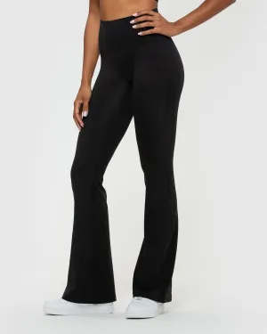 Essential Flared Leggings | Black