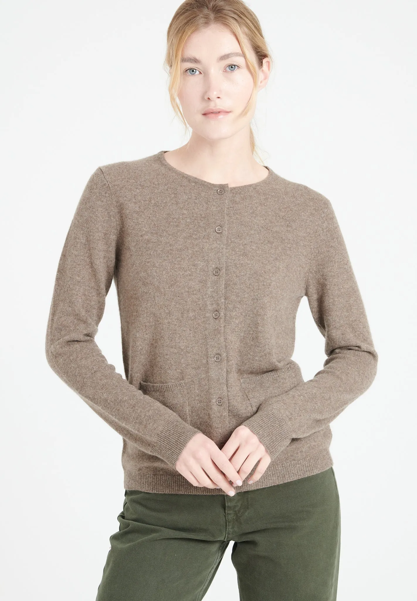 LILLY 4 Cardigan col rond en cachemire cintré taupe