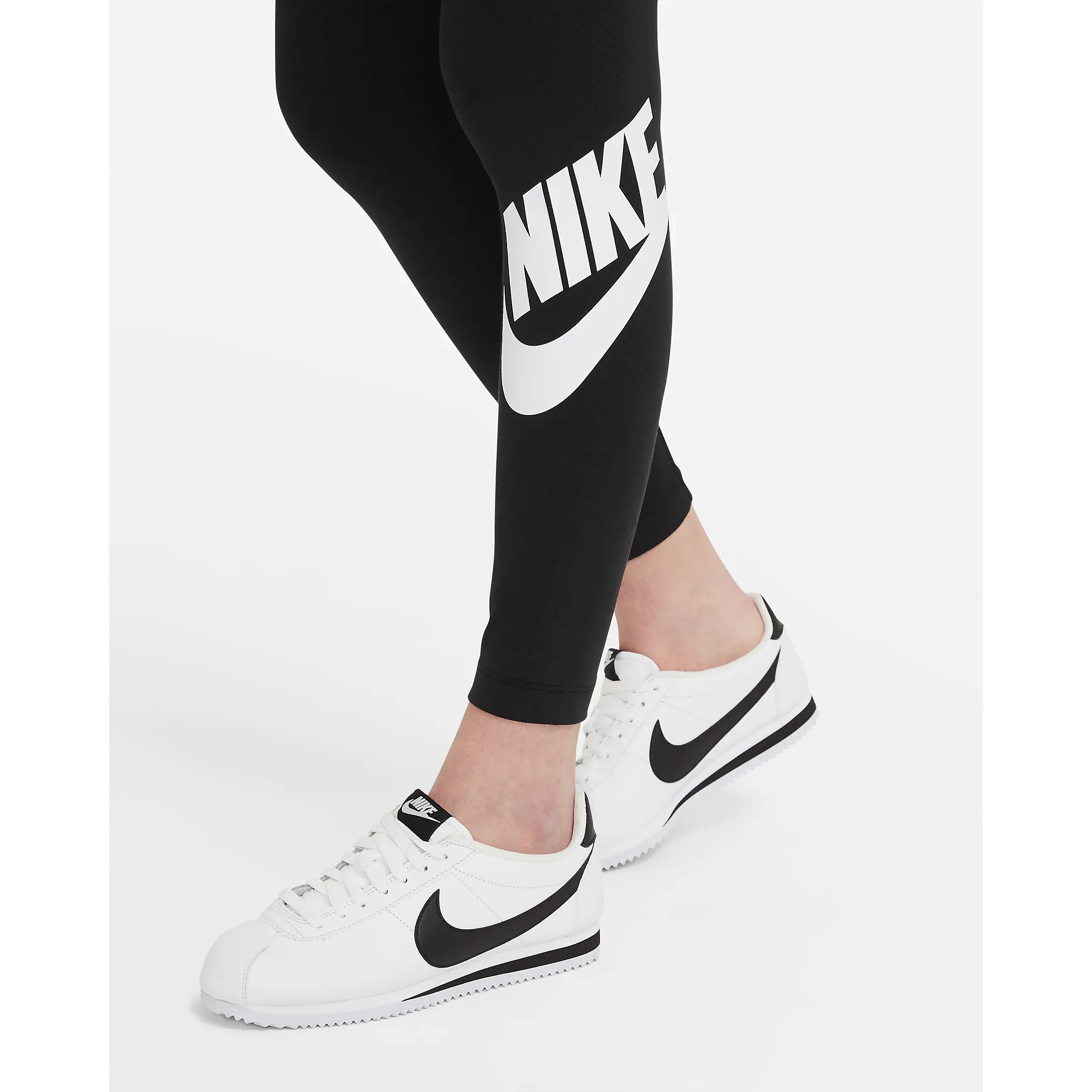 Nike Women's Sportswear Essential Leggings - Black / White