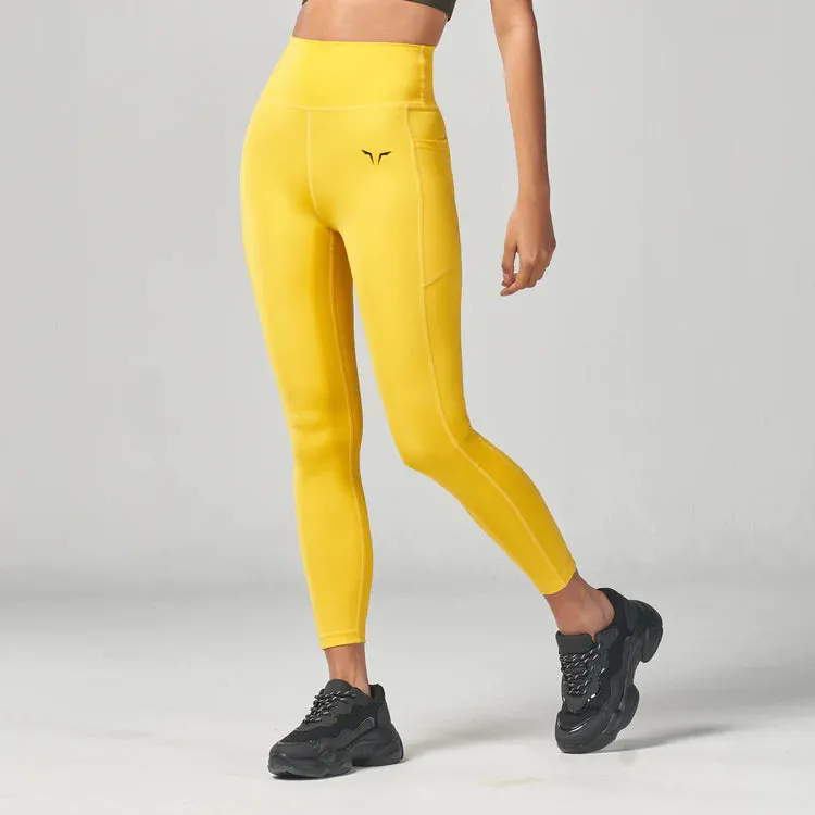 SQUATWOLF Women Essential Cropped Leggings