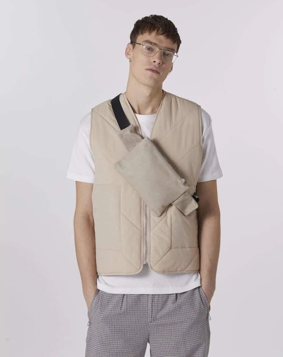 YALLA LIGHTWEIGHT QUILTED MEN'S GILET | SANDALWOOD